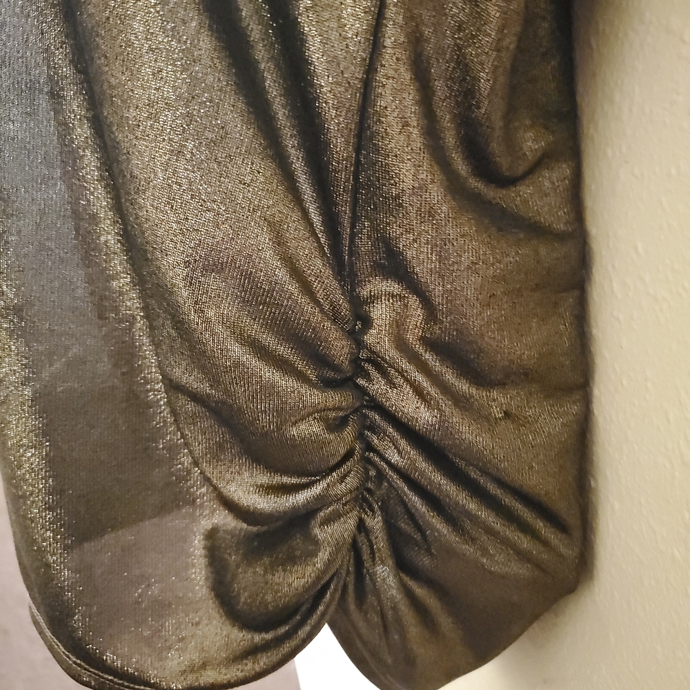 Top - Picture 2 of 4